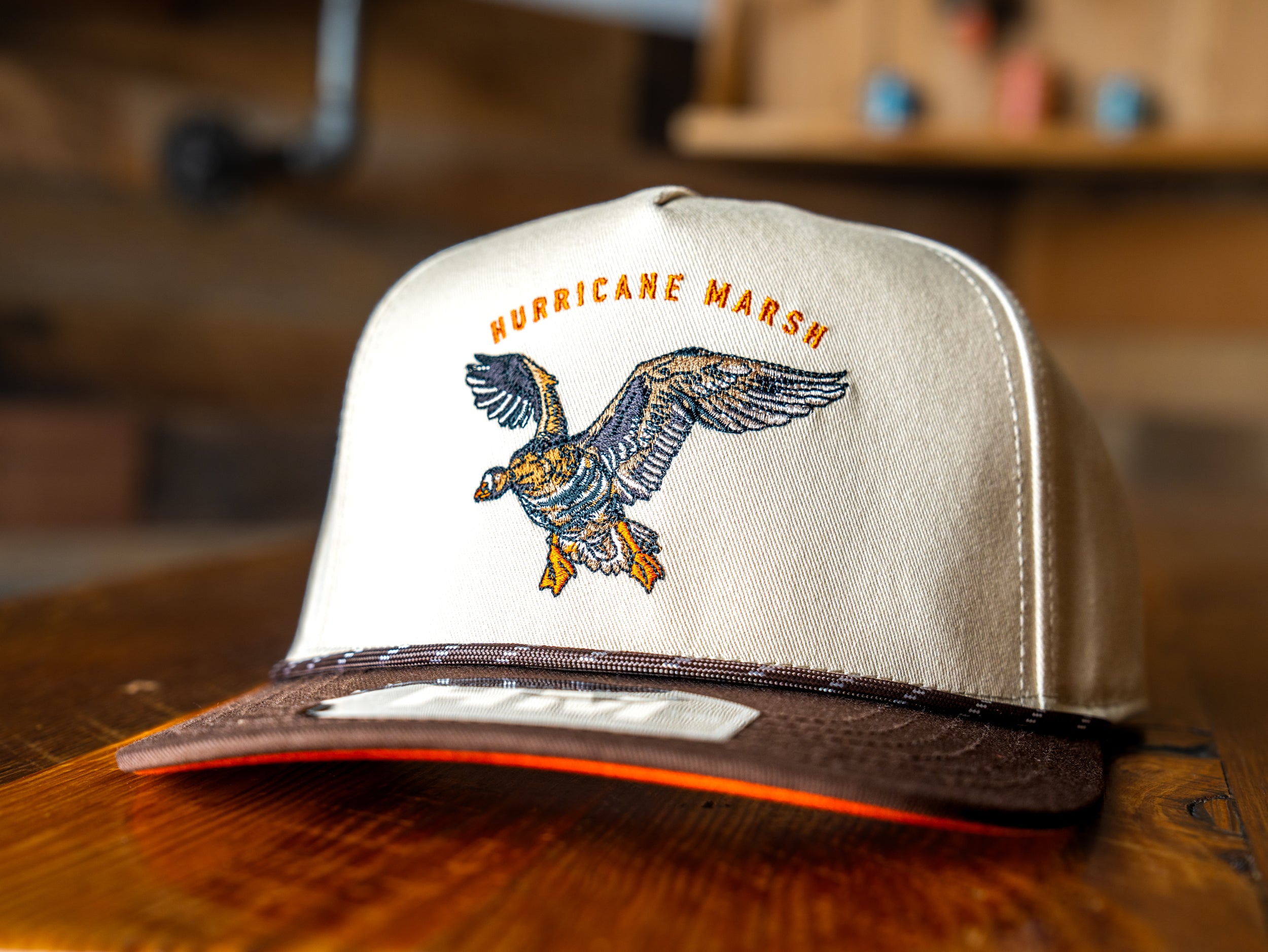 ナイルパーチ　ベレー帽　木馬　ファンシー Specklebelly Classic Pro-Style Hat - Offwhite/Brown/Orange